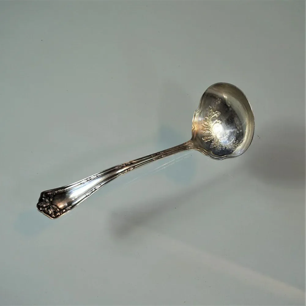 Antique Silver Plate WM Rogers Son Fair Oak Pattern Gravy Ladle Spoon Pat Pend